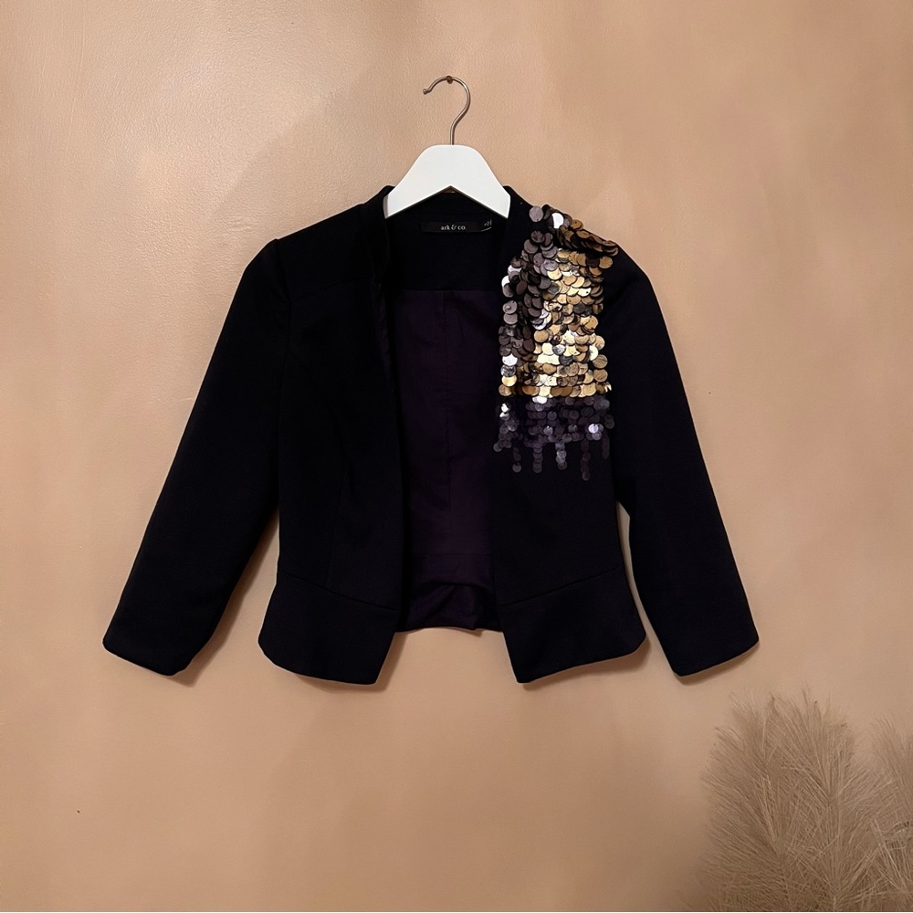 Vintage navy blazer with hand stitched palette Ark & Co. Bought at a boutique.